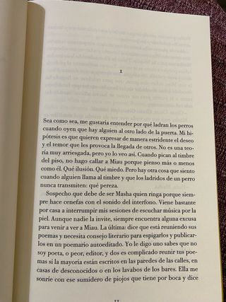 Eduardo Olesti./ Perros de pie