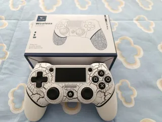 PS4 Slim + FIFA 22 + Mando