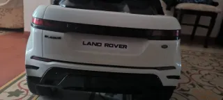 Coche eléctrico infantil blanco