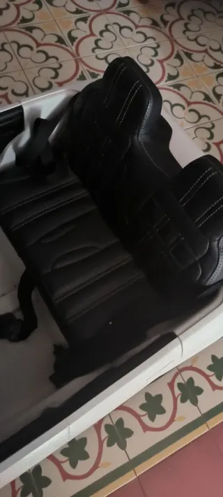 Coche eléctrico infantil blanco