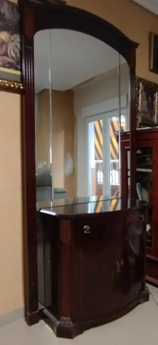 Mueble recibidor con espejo