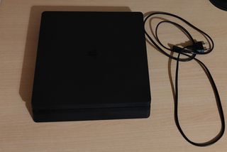 PS4 Slim Sony Negra