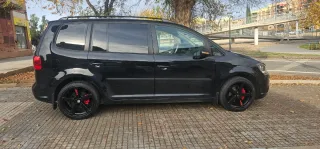 Llantas R18 Negras con detalles Rojos + neumaticos