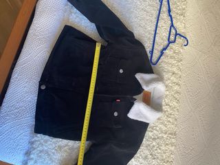 Cazadora Levi's Negra Niño Talla 8-10.