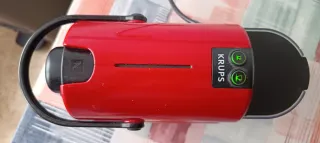 Cafetera Nespresso Roja