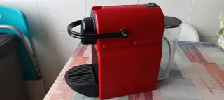 Cafetera Nespresso Roja