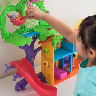 Casa Selva Dora Nickelodeon con Figuras y Accesori
