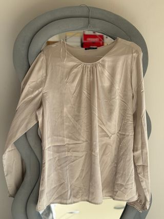 Blusa beige elegante