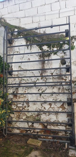 Baca de techo metálica