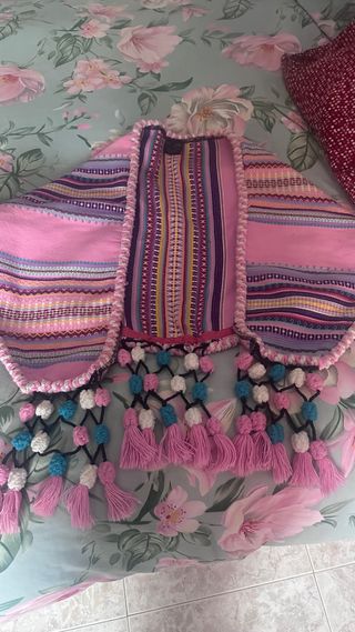 Morellana niña fallera 1,33m x 53cm