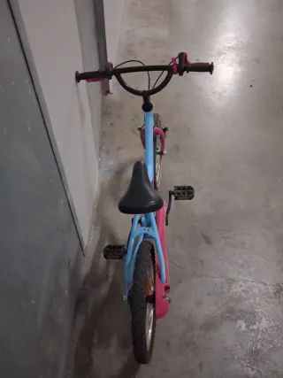Bicicleta infantil Btwin azul y rosa