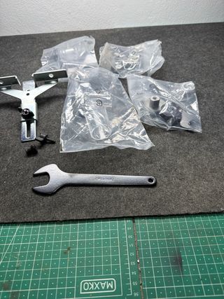 Fresadora Makita RT0700C Multifunción