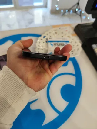 iPhone 16 Pro Max 256GB Nero - Garanzia Apple