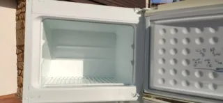 Nevera blanca. Recoger en Oviedo.