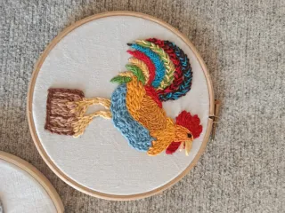 Quadretti ricamati a mano