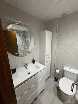 Se alquila piso centro para temporada escolar.