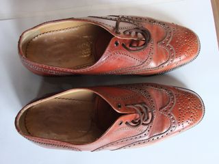 Zapatos de vestir marrones para caballero