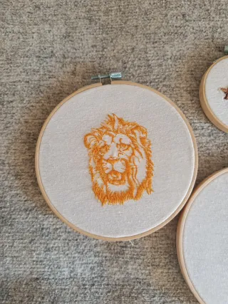 Quadretti ricamati con animali