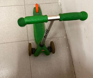 Patinete Micro 3 Ruedas Verde y freno naranjja