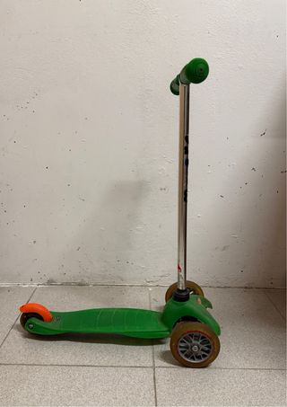 Patinete Micro 3 Ruedas Verde y freno naranjja