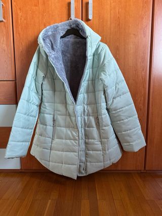 Piumino verde chiaro con cappuccio