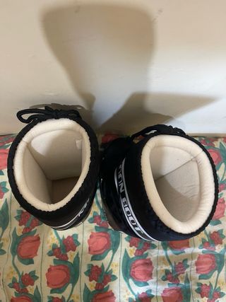 Moon Boot 35-38 Nero. Indossati solo 1 ora