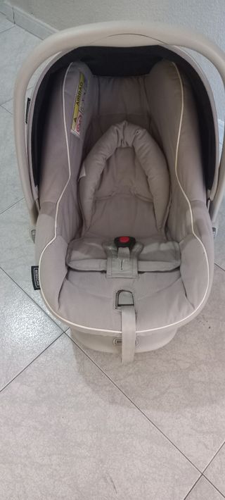 Maxicosi, capazo y silla de paseo bebecar