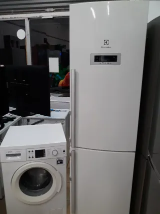 Oferta pack Nevera marca Electrolux altura 2 metro