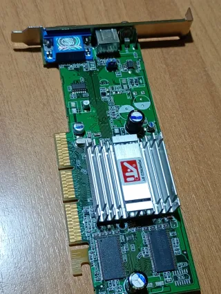 SCHEDA VIDEO ATI RADEON 9200 SE