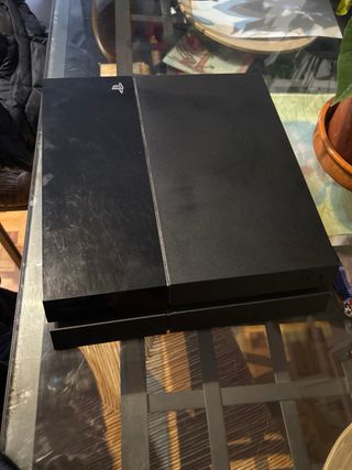 PS4 (PlayStation 4) Negra + Mando con su funda