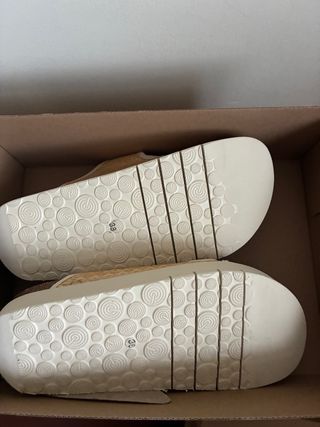 Sandalias Genuins Beige NUEVAS SIN ESTRENAR