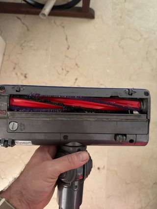 Aspiradora Dyson V6 con accesorios