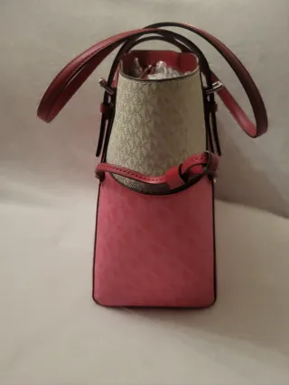 Mala Michael Kors Voyager vermelho framboesa