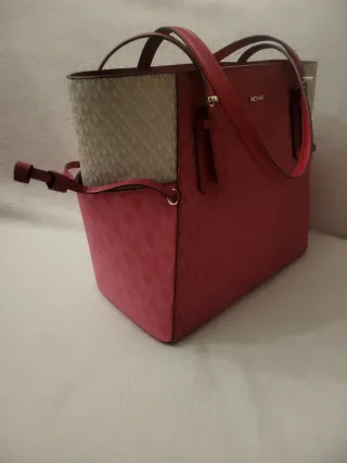 Mala Michael Kors Voyager vermelho framboesa