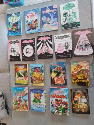Se venden libros de infantil-juvenil.