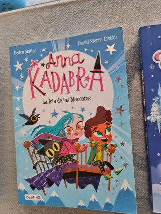 Se venden libros de infantil-juvenil.