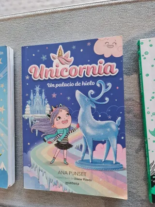 Se venden libros de infantil-juvenil.