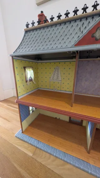 Casa de muñecas vintage Como nueva.