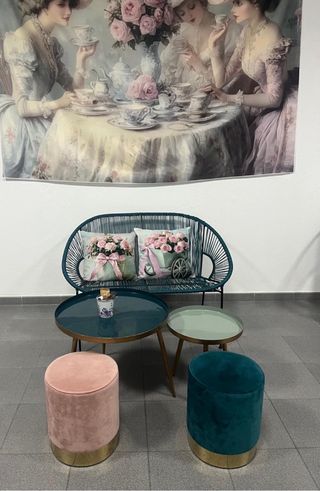 Conjunto de mesas auxiliar banco y puf