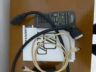 Televisor Antiguo Sharp Gris