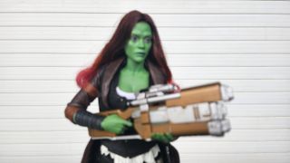 Gamora Hot Toy MMS 483 Caja Arte Marrón