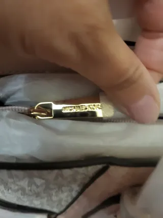 Mala Michael Kors Voyager Rosa