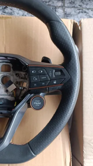 Volante original CUPRA con botones tipo VZ