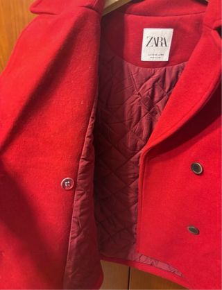 Chaquetón paño rojo botones Zara
