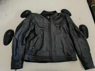 Chaqueta de piel negra para moto hombre. REV'IT