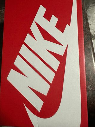 Nike Cortez Blancas y Rojas