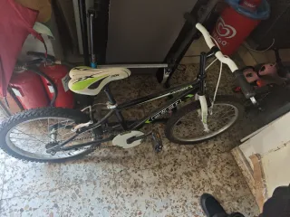 Bicicleta BMX Junior Negra y Verde