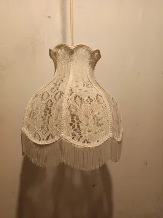 Pantalla lámpara antigua encaje flecos