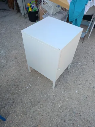 Armadio bianco in metallo IKEA