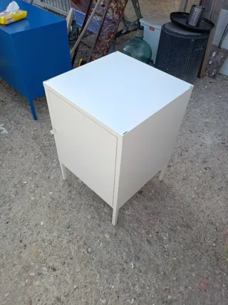 Armadio bianco in metallo IKEA